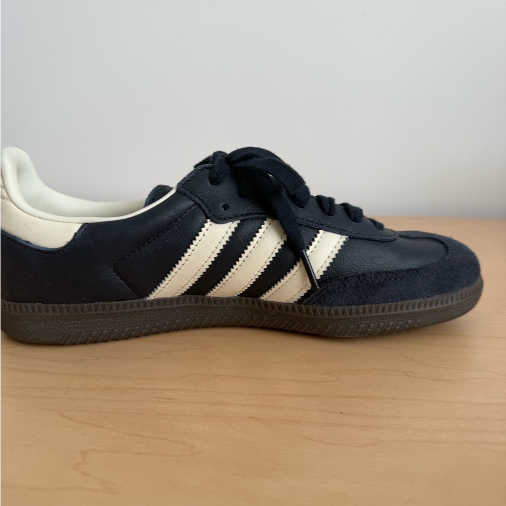 Adidas Samba Navy Blue and Cream Shoes- Men’s 7 - Picture 9 of 12
